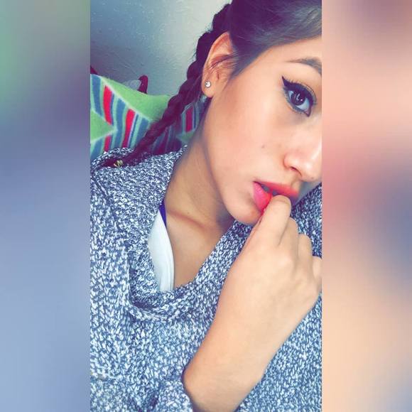 lesslaaays_